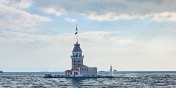 Kız Kulesi’ne Sığınmak